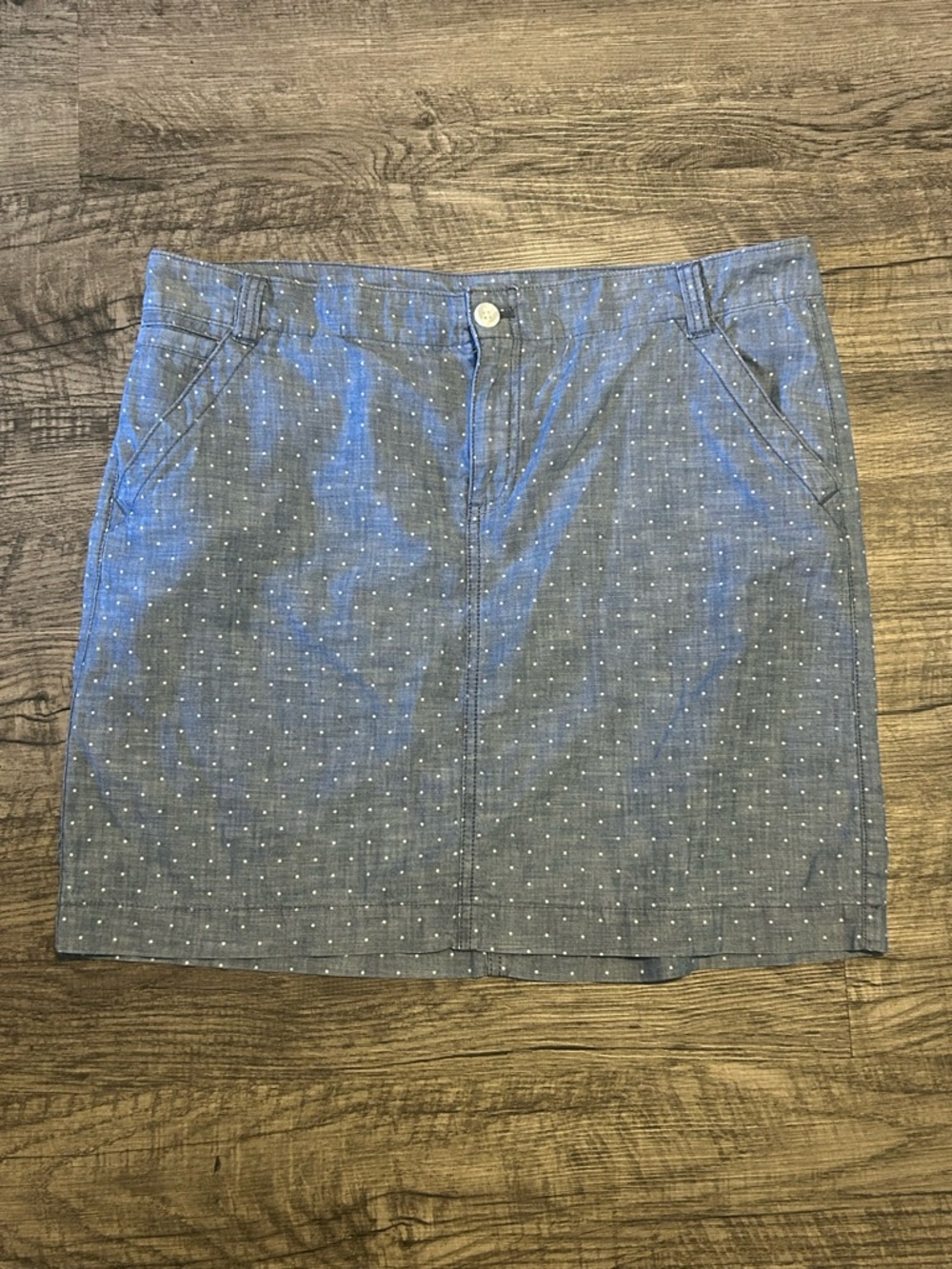 Tommy Hilfiger Blue Dots Skirt Size 10 pocketon sides zip up front button Denim
